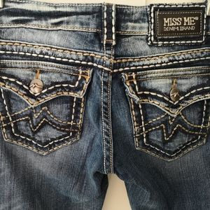 Miss Me - Embroidery Embellished Jeans / sz. 26